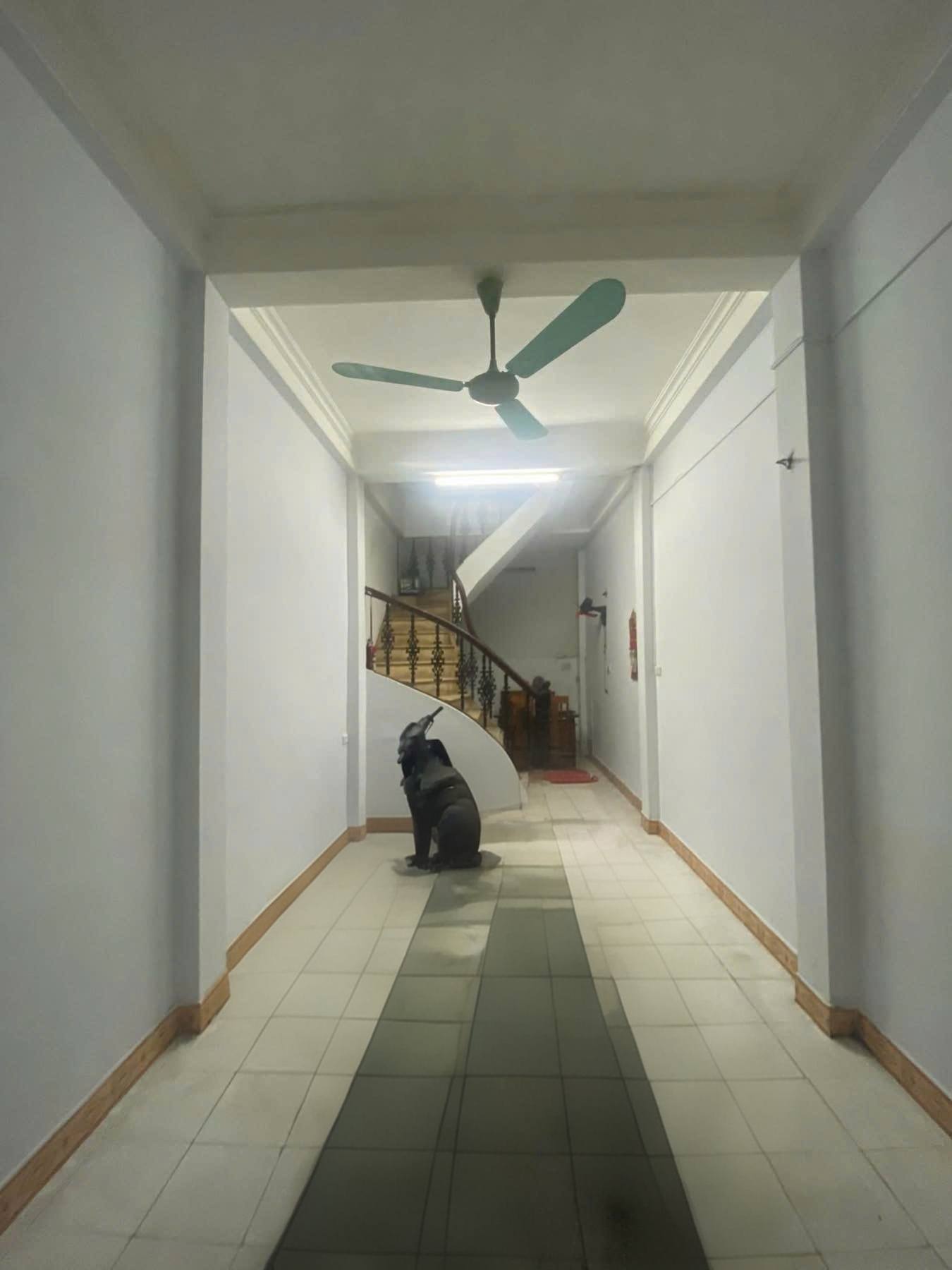 cho thuê MBKD Đường Láng, ô tô tránh, sạch sẽ trừ hàng ăn, 7 Triệu - Ảnh 1